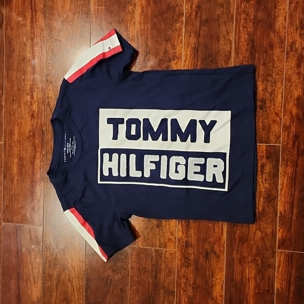 Tommy Hilfiger tee shirt